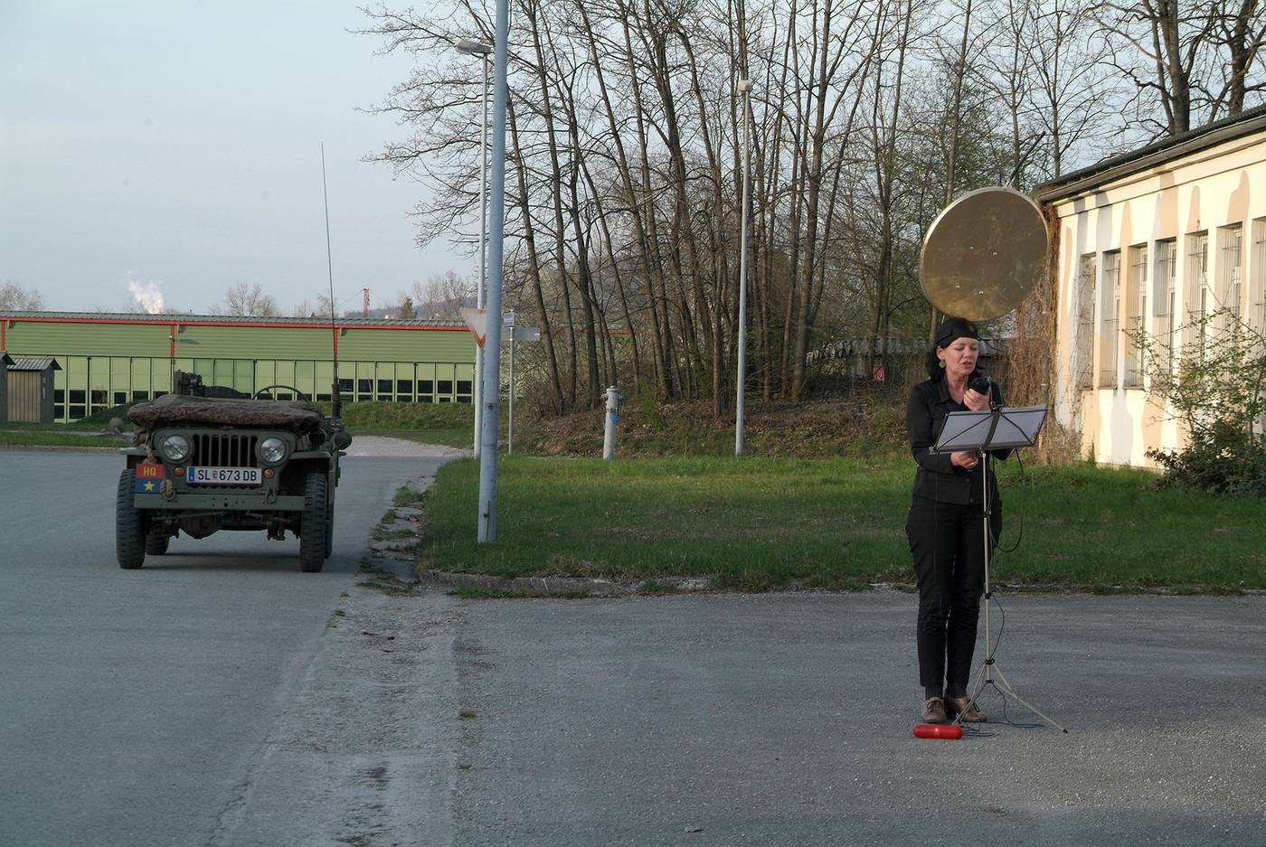 Schwarzenbergkaserne: Performance „Je suis arabe_ ein Recht auf Poesie“ von transparadiso (Barbara Holub, Paul Rajakovics) anlässlich der Eröffnung 2015, © Paul Rajakovics