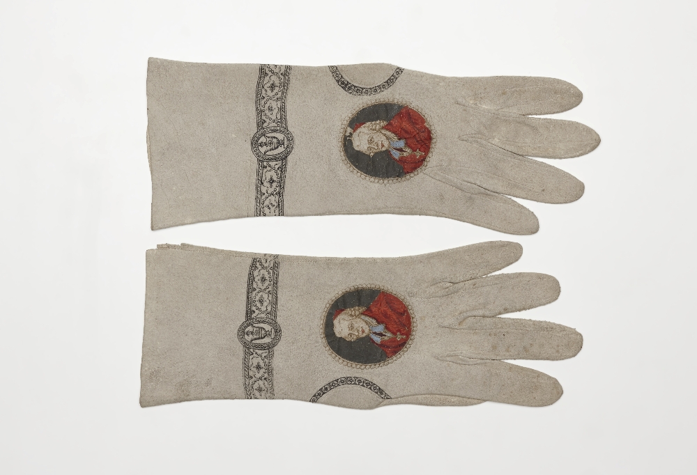 Handschuhe des Fürsterzbischofs Hieronymus Graf Colloredo, Ende 18. Jh., Salzburg Museum, Inv.Nr. K 169-49