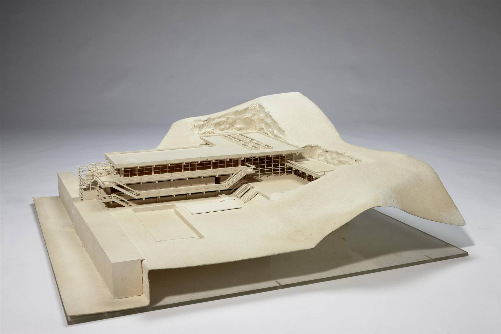 Gerhard Garstenauer (1925–2016), Modell für den Bau der Felsentherme in Bad Gastein, 1966, Holz, Kunststoff © Salzburg Museum