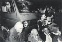 1984: Proteste gegen die Stationierung von US-Atomraketen in Mutlangen. Mit der Sitzblockade sollte der Antransport der Raketen verhindert werden, Bild: JBZ-Fotoarchiv