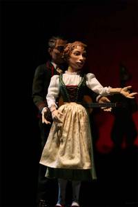 Die Marionettenfiguren von Maria und Georg von Trapp